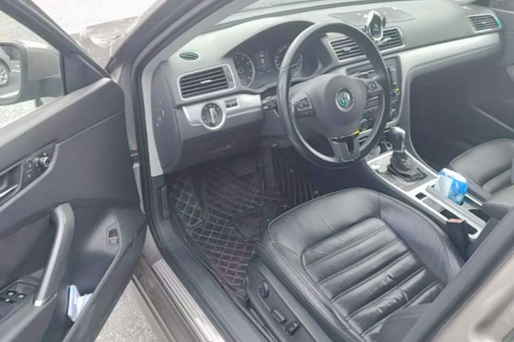 Used Volkswagen Passat 2013 1.8TSI DSG Prestige Edition Driver Seat