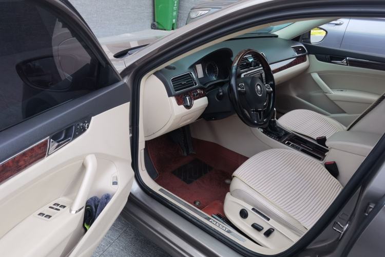 Used Volkswagen Passat 2013 2.0 TSI DSG Ultimate Edition Driver Seat