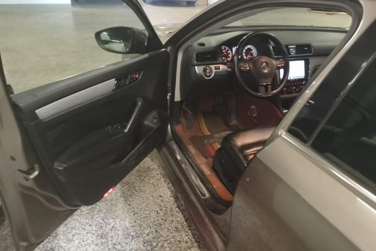 Used Volkswagen Passat 2013 1.8TSI DSG Prestige Edition Driver Seat