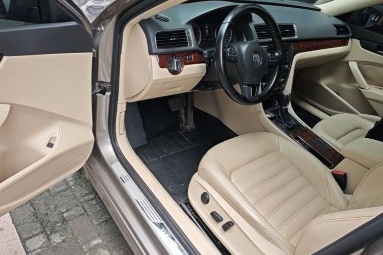 Used Volkswagen Passat 2013 1.8TSI DSG Prestige Edition Driver Seat