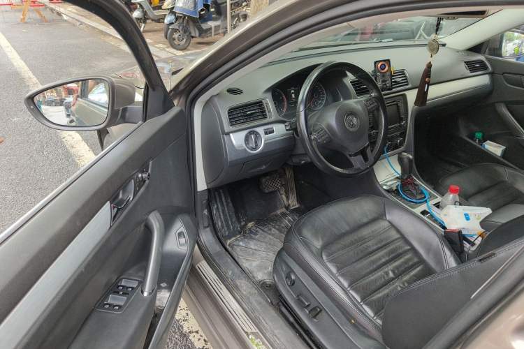 Used Volkswagen Passat 2013 1.8TSI DSG Prestige Edition Driver Seat