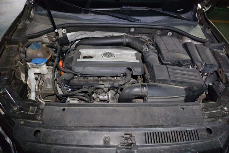 Used Volkswagen Passat 2013 1.8TSI DSG Prestige Edition Engine Bay