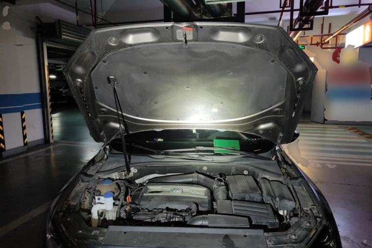 Used Volkswagen Passat 2013 1.8TSI DSG Prestige Edition Engine Bay