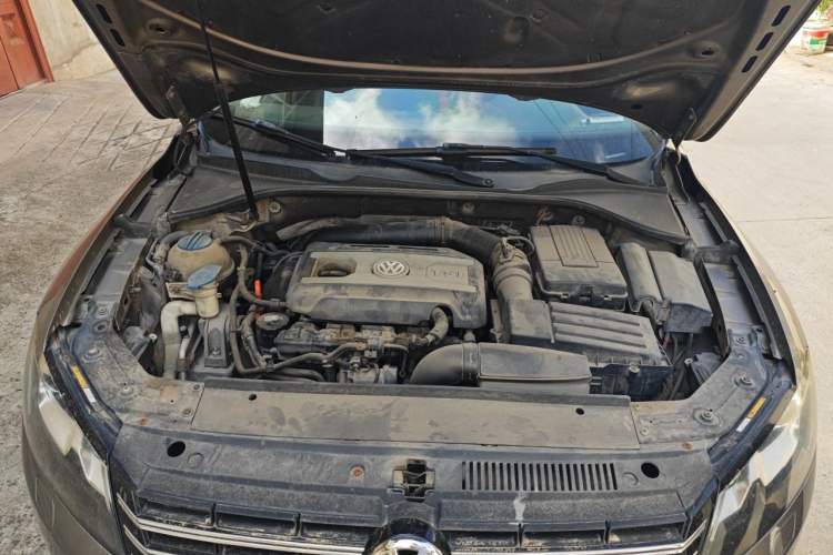 Used Volkswagen Passat 2013 1.8TSI DSG Prestige Edition Engine Bay