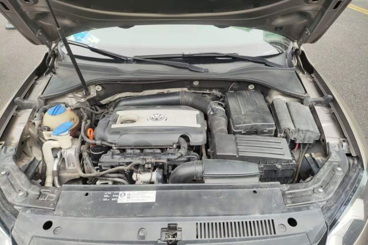 Used Volkswagen Passat 2013 1.8TSI DSG Prestige Edition Engine Bay