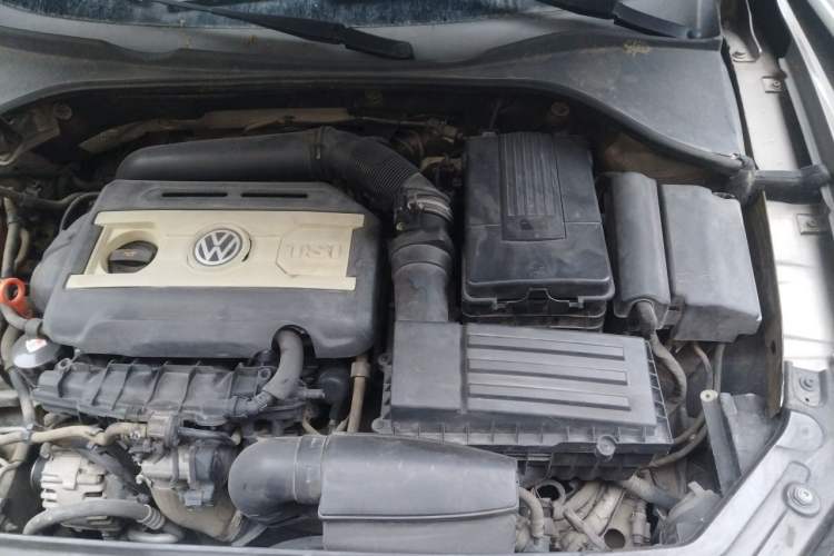 Used Volkswagen Passat 2013 1.8TSI DSG Prestige Edition Engine Bay Left
