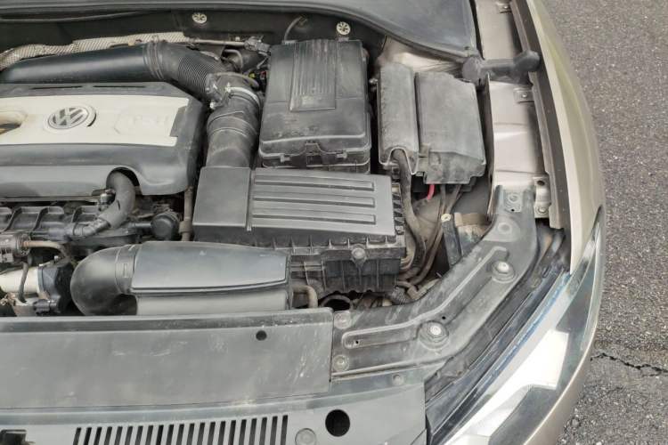 Used Volkswagen Passat 2013 1.8TSI DSG Prestige Edition Engine Bay Left