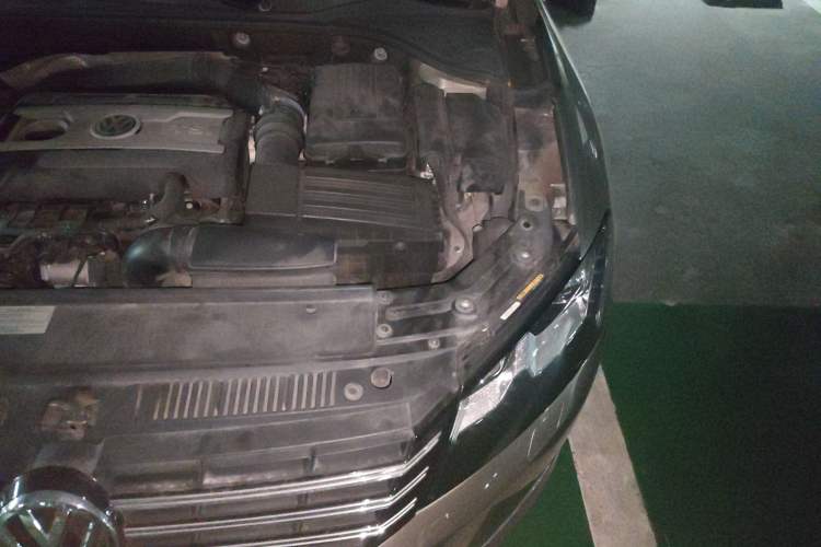 Used Volkswagen Passat 2013 1.8TSI DSG Prestige Edition Engine Bay Left