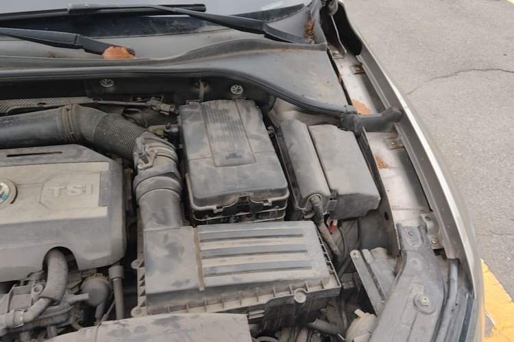 Used Volkswagen Passat 2013 1.8TSI DSG Prestige Edition Engine Bay Left
