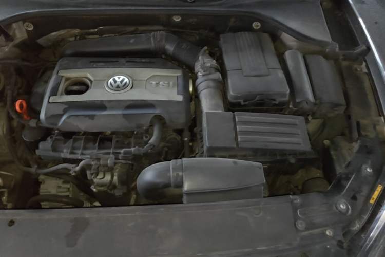 Used Volkswagen Passat 2013 1.8TSI DSG Prestige Edition Engine Bay Left