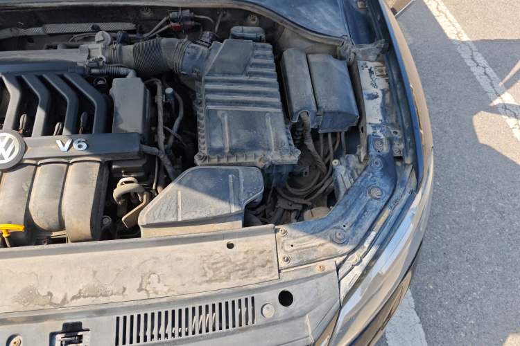 Used Volkswagen Passat 2013 3.0L V6 DSG Flagship Edition Engine Bay Left