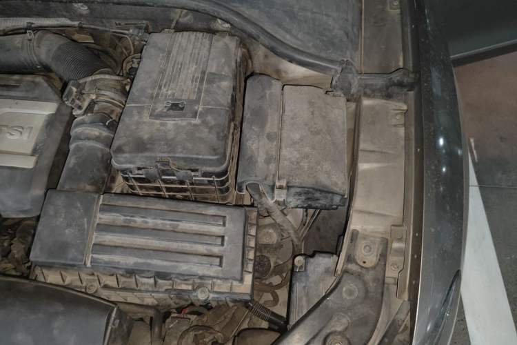 Used Volkswagen Passat 2013 1.8TSI DSG Prestige Edition Engine Bay Left