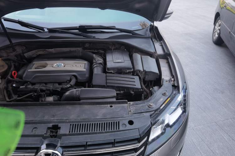 Used Volkswagen Passat 2013 2.0 TSI DSG Ultimate Edition Engine Bay Left