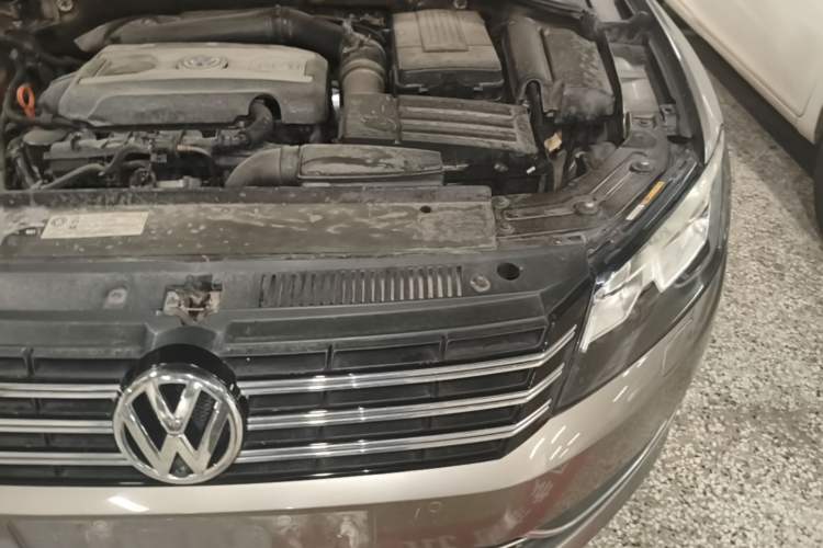 Used Volkswagen Passat 2013 1.8TSI DSG Prestige Edition Engine Bay Left