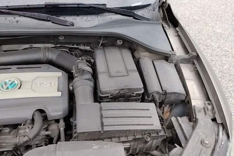 Used Volkswagen Passat 2013 1.8TSI DSG Prestige Edition Engine Bay Left