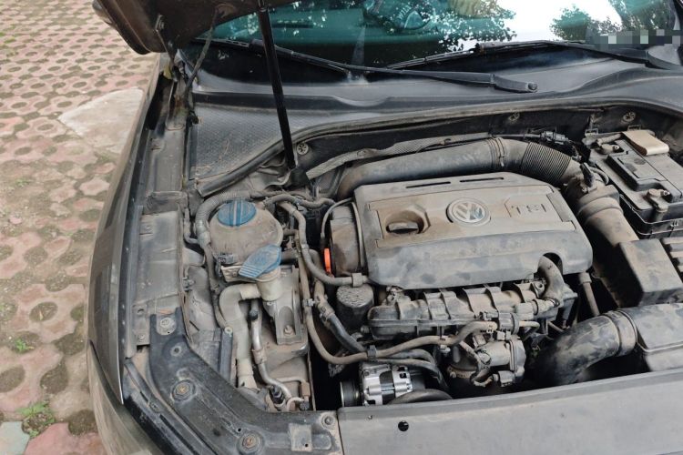 Used Volkswagen Passat 2013 1.8TSI DSG Prestige Edition Engine Bay Right