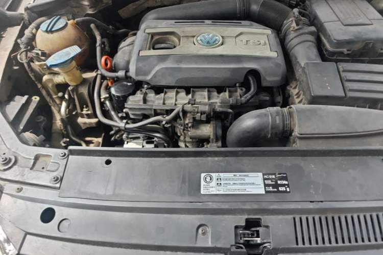 Used Volkswagen Passat 2013 1.8TSI DSG Prestige Edition Engine Bay Right