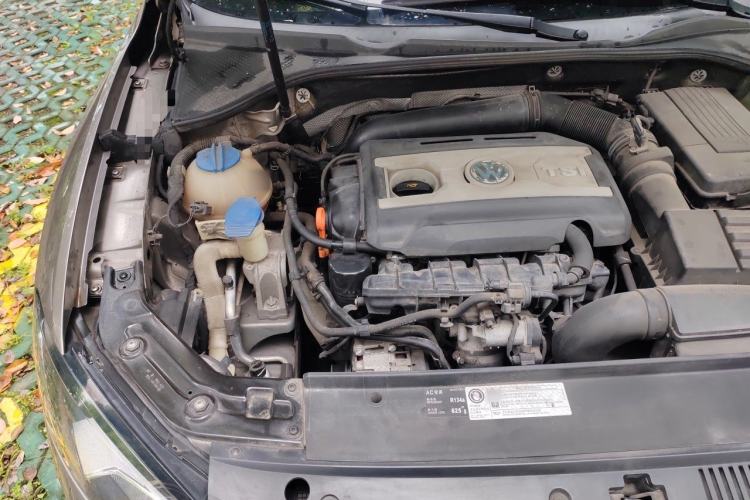 Used Volkswagen Passat 2013 1.8TSI DSG Prestige Edition Engine Bay Right