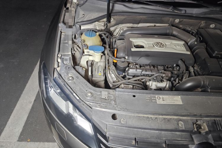 Used Volkswagen Passat 2013 1.8TSI DSG Ultimate Edition Engine Bay Right