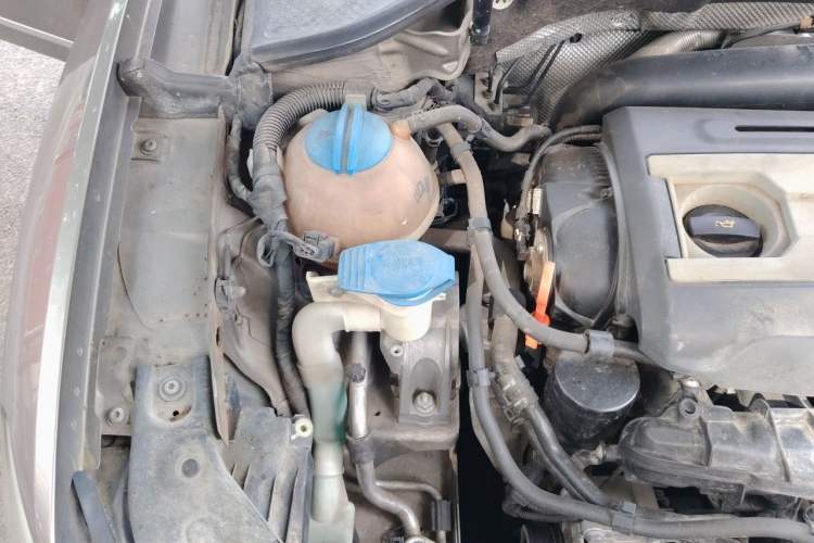 Used Volkswagen Passat 2013 1.8TSI DSG Prestige Edition Engine Bay Right