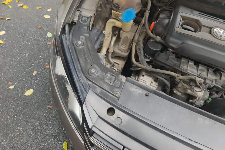 Used Volkswagen Passat 2013 1.8TSI DSG Prestige Edition Engine Bay Right