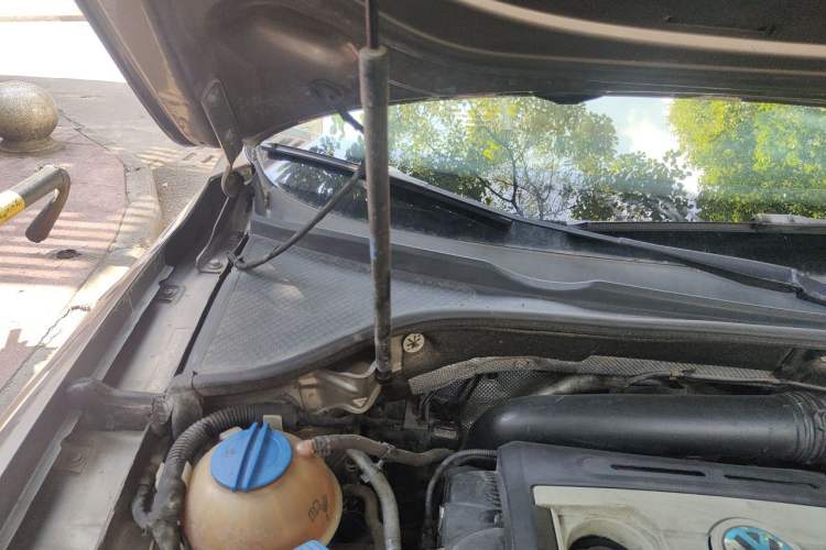 Used Volkswagen Passat 2013 1.8TSI DSG Prestige Edition Engine Bay Right