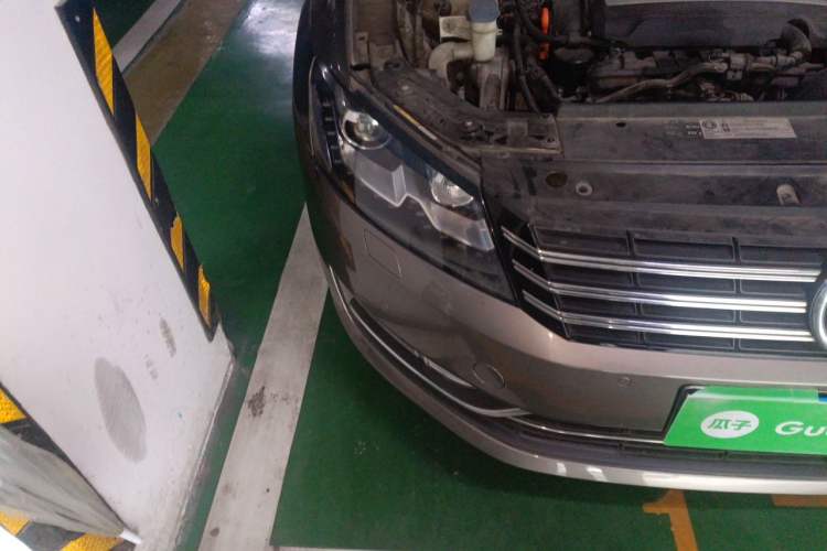 Used Volkswagen Passat 2013 1.8TSI DSG Prestige Edition Engine Bay Right