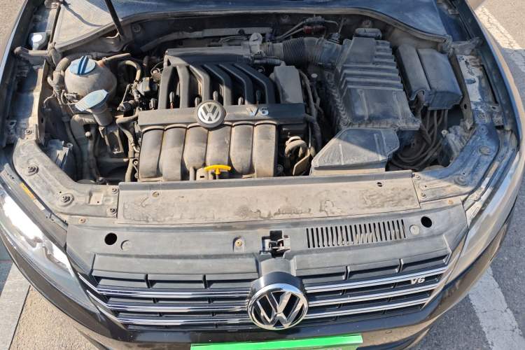 Used Volkswagen Passat 2013 3.0L V6 DSG Flagship Edition Engine Bay