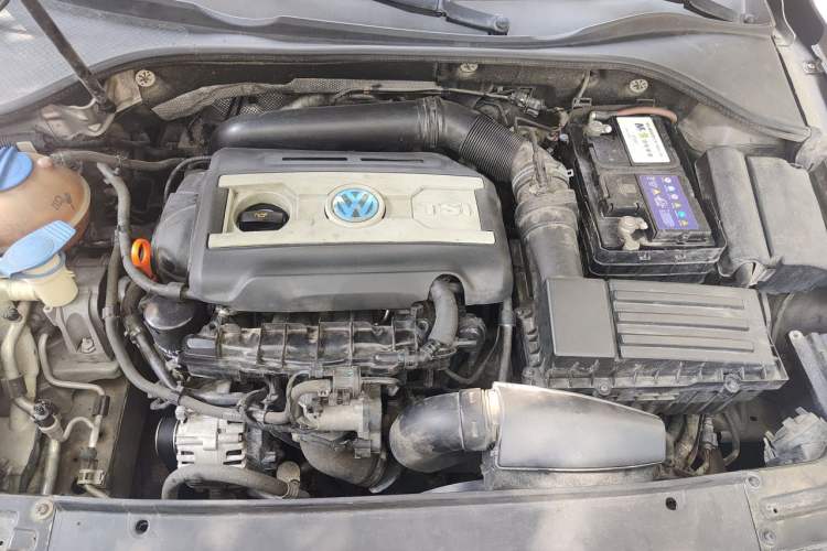 Used Volkswagen Passat 2013 1.8TSI DSG Prestige Edition Engine Bay