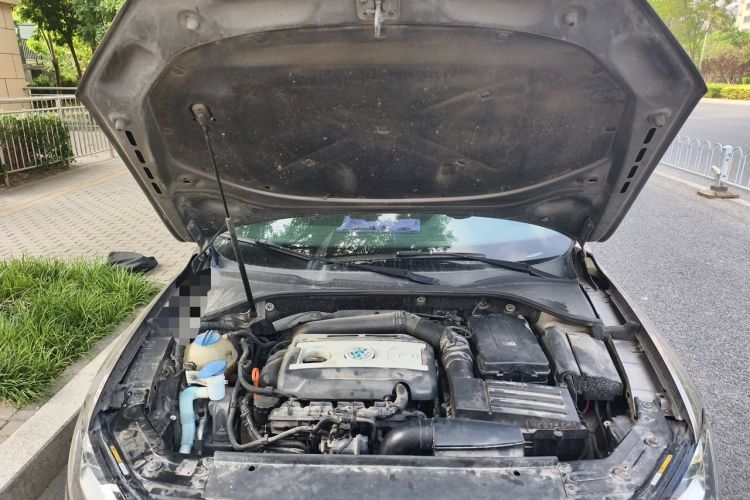 Used Volkswagen Passat 2013 1.8TSI DSG Prestige Edition Engine Bay