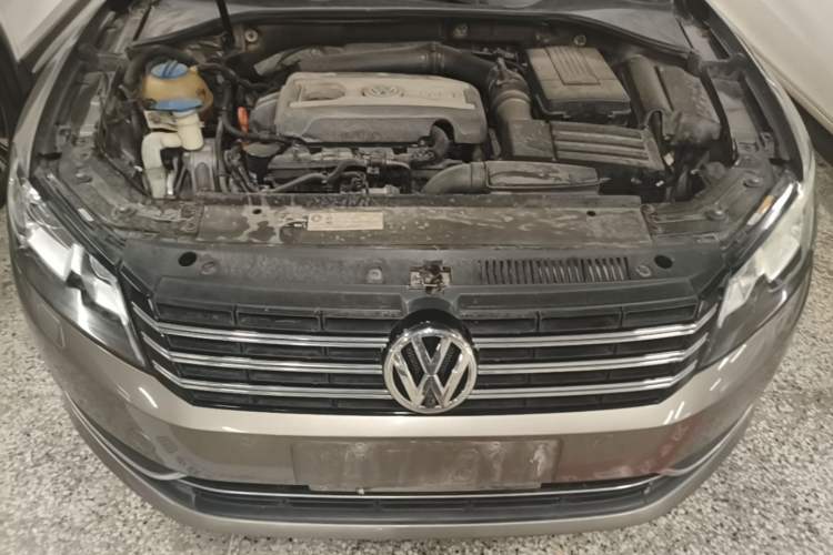 Used Volkswagen Passat 2013 1.8TSI DSG Prestige Edition Engine Bay