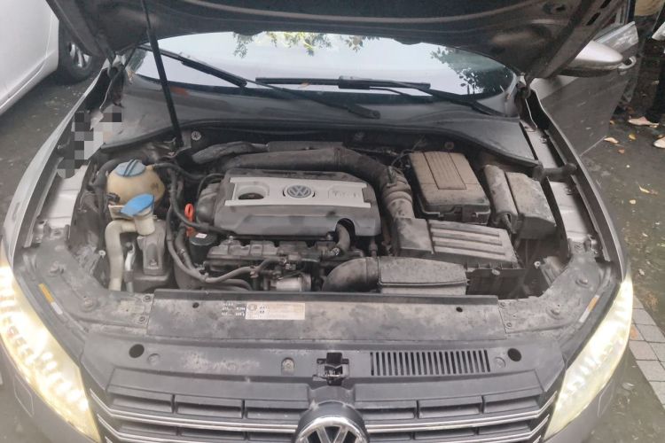Used Volkswagen Passat 2013 1.8TSI DSG Prestige Edition Engine Bay