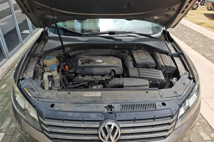 Used Volkswagen Passat 2013 1.8TSI DSG Prestige Edition Engine Bay