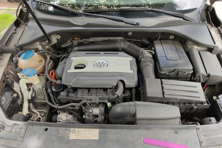 Used Volkswagen Passat 2013 1.8TSI DSG Prestige Edition Engine Bay