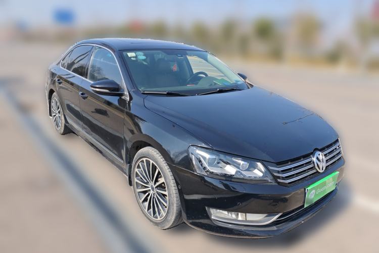 Used Volkswagen Passat 2013 3.0L V6 DSG Flagship Edition Front Right 45 Deg