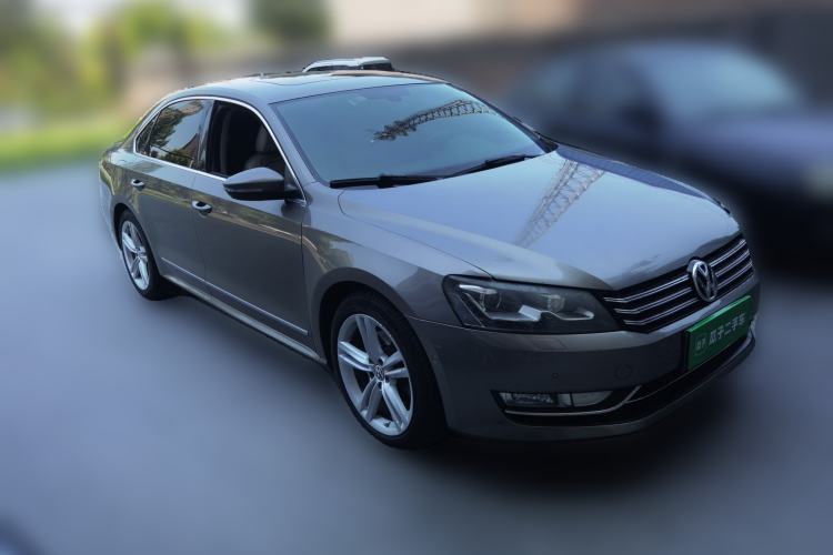 Used Volkswagen Passat 2013 2.0 TSI DSG Ultimate Edition Front Right 45 Deg