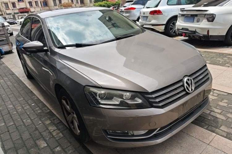 Used Volkswagen Passat 2013 1.8TSI DSG Prestige Edition Front Right 45 Deg