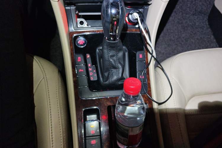 Used Volkswagen Passat 2013 1.8TSI DSG Prestige Edition Gear Lever