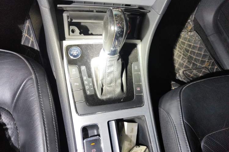 Used Volkswagen Passat 2013 1.8TSI DSG Prestige Edition Gear Lever