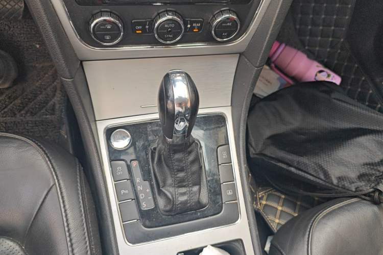 Used Volkswagen Passat 2013 1.8TSI DSG Prestige Edition Gear Lever