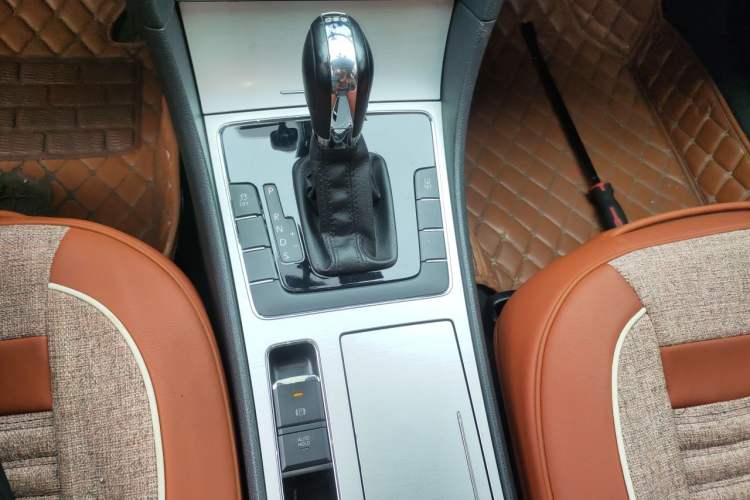Used Volkswagen Passat 2013 1.8TSI DSG Prestige Edition Gear Lever