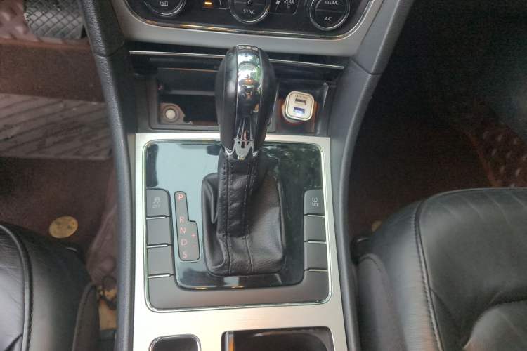 Used Volkswagen Passat 2013 1.8TSI DSG Prestige Edition Gear Lever