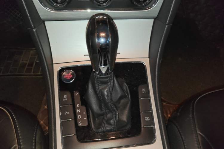 Used Volkswagen Passat 2013 1.8TSI DSG Prestige Edition Gear Lever