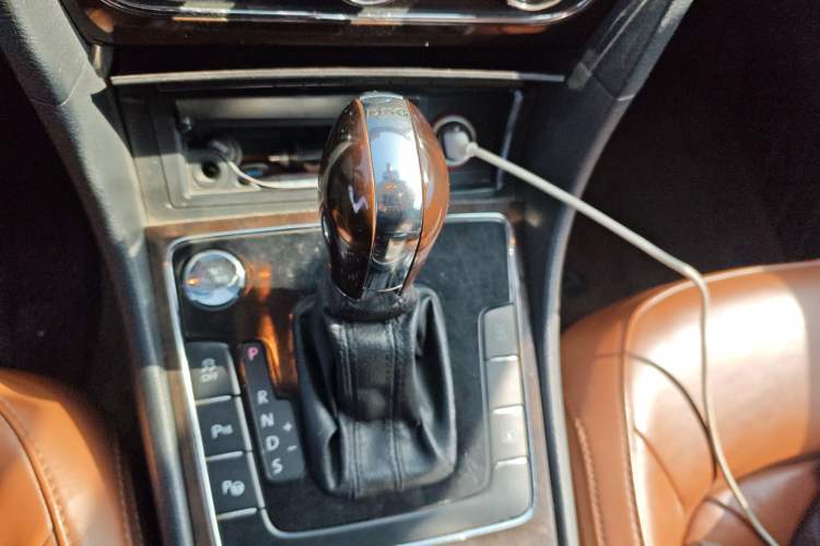 Used Volkswagen Passat 2013 3.0L V6 DSG Flagship Edition Gear Lever