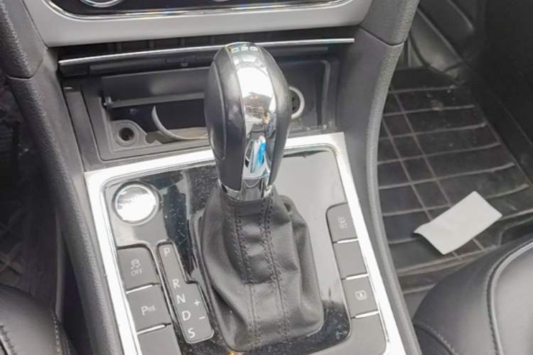 Used Volkswagen Passat 2013 1.8TSI DSG Prestige Edition Gear Lever