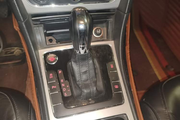 Used Volkswagen Passat 2013 1.8TSI DSG Prestige Edition Gear Lever