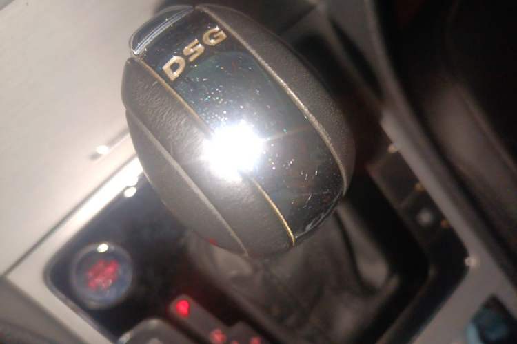 Used Volkswagen Passat 2013 1.8TSI DSG Prestige Edition Gear Lever