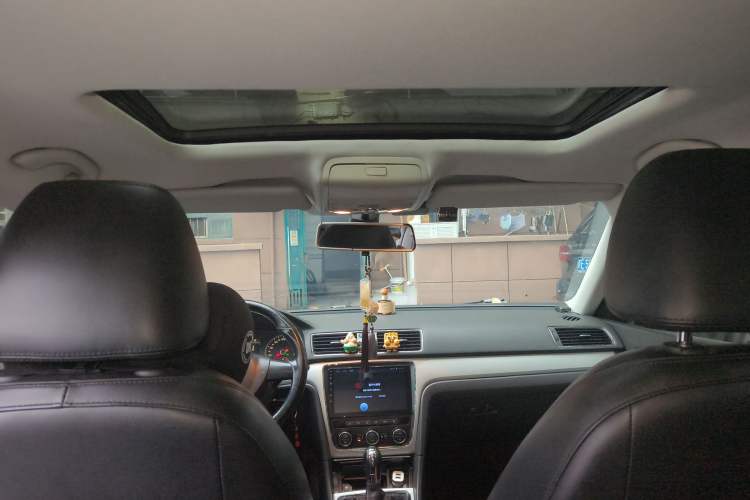 Used Volkswagen Passat 2013 1.8TSI DSG Prestige Edition Headliner