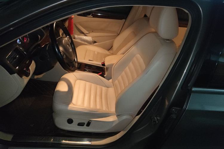 Used Volkswagen Passat 2013 1.8TSI DSG Prestige Edition Left Front Seat