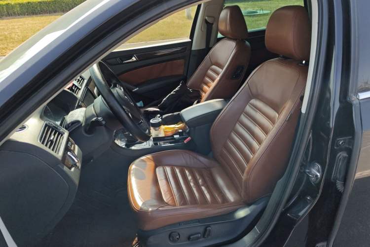Used Volkswagen Passat 2013 3.0L V6 DSG Flagship Edition Left Front Seat